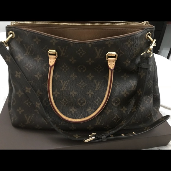 Authentic 2014  Louis Vuitton. Pallas. - Picture 8 of 8
